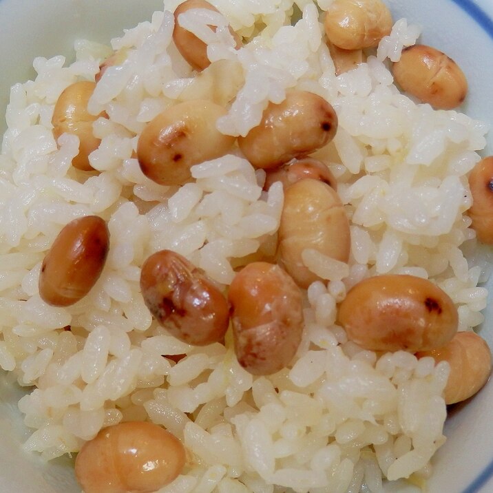 保温調理で柔らか大豆ご飯